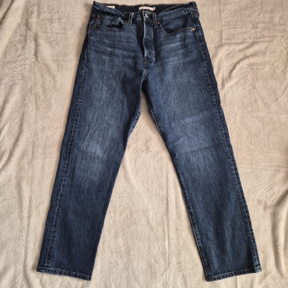 Womens's Levi's Blue Jeans W30 L28 Like New. - Picture 2 of 10